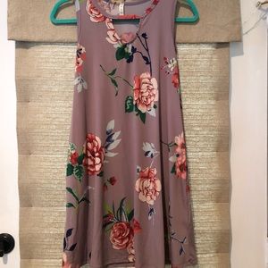 Floral shift dress with pockets